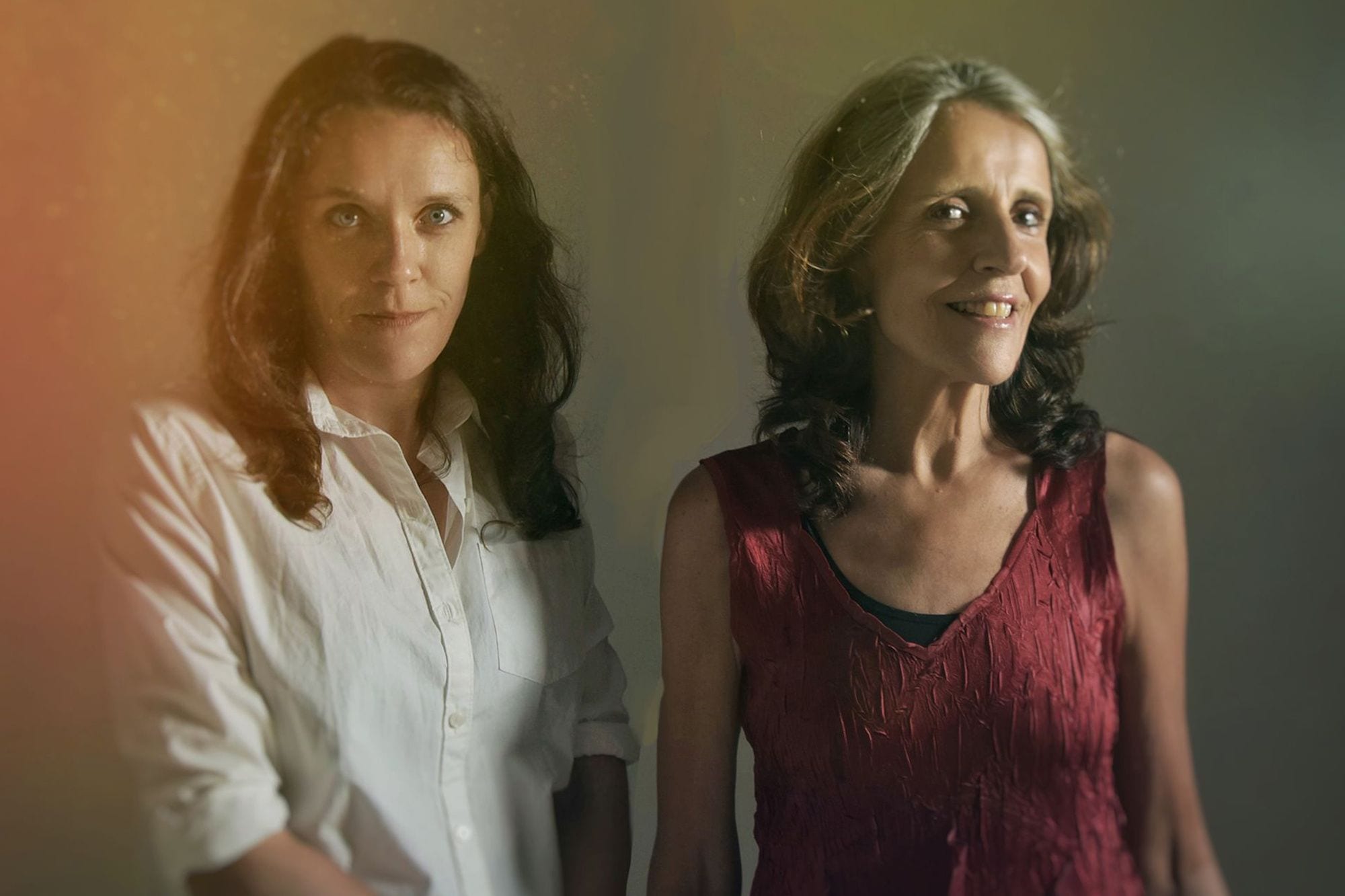 Suzzy Roche and Lucy Wainwright Roche Say “I Can Still Hear You” (premiere + interview)